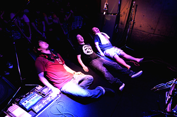 over arm throw photo